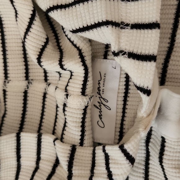 Carly Jean LA - Sweater - Picture 2 of 5